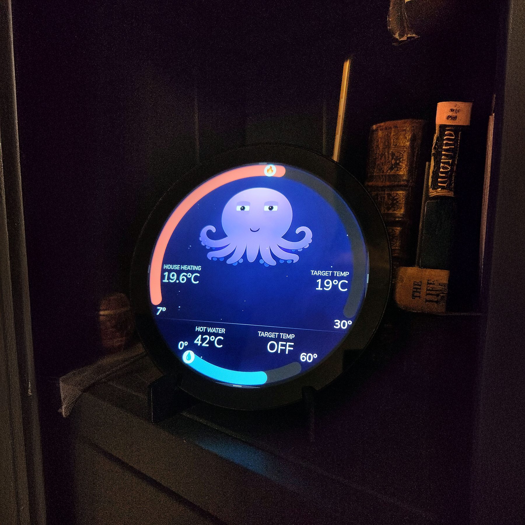 The Display showing live Cosy heat pump temperatures